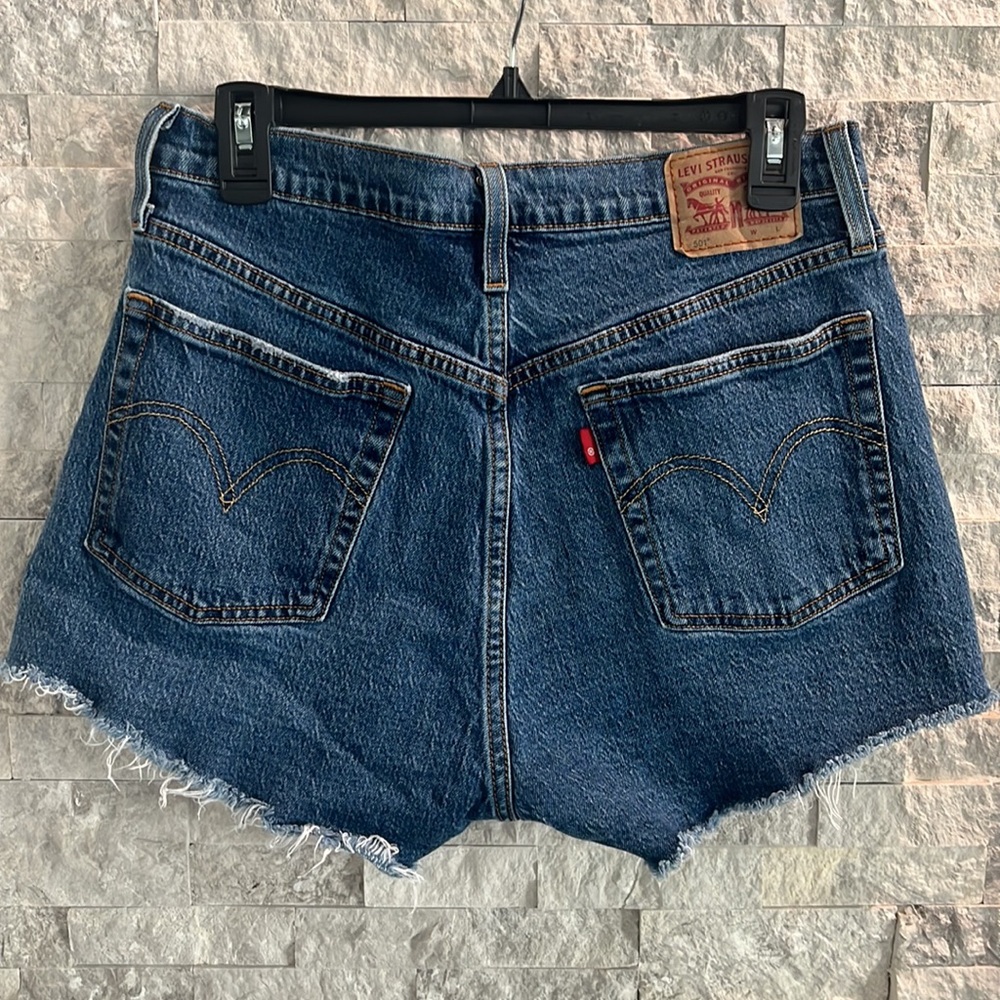 Levi's Premium 501 Dark Wash High Waisted
Raw Hem Jeans Shorts Size 30 - Picture 8 of 9
